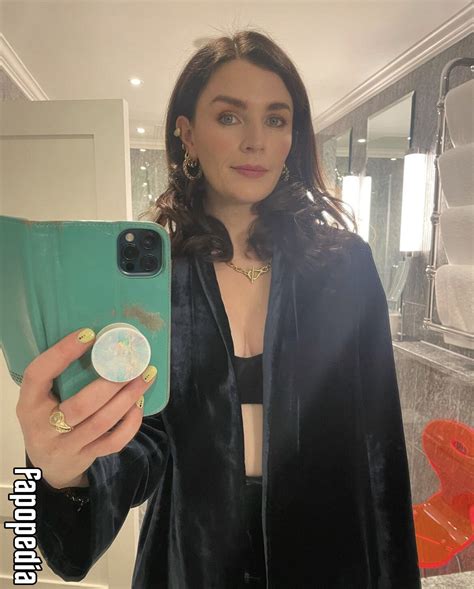 Aisling Bea nude